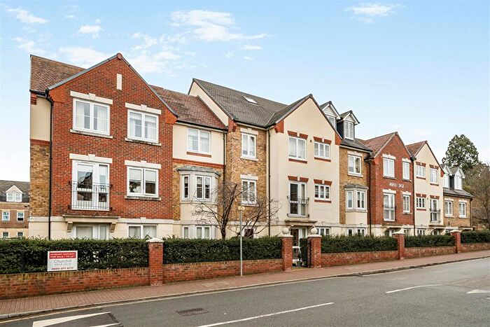 2 Bedroom Retirement Property For Sale In Ash Lodge, Walton-On-Thames, Surrey, KT12