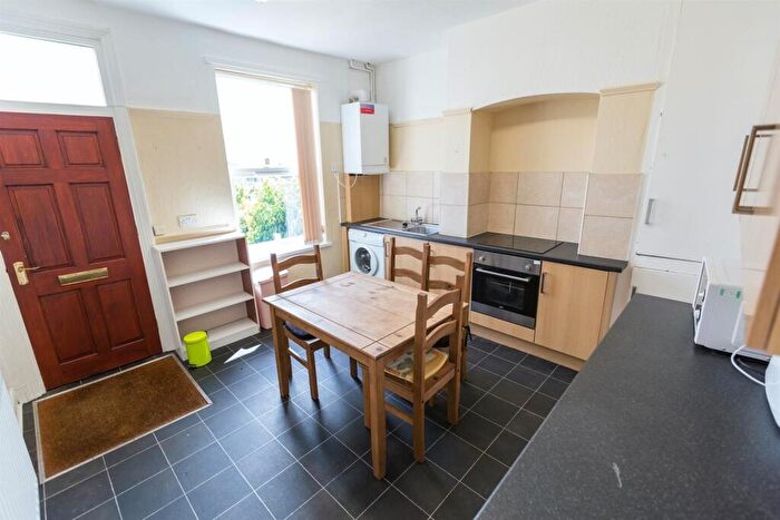 3 Bedroom House To Rent In Blakeney Road, Crookes, S10