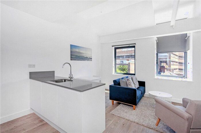 1 Bedroom Flat To Rent In High Street, Purley, CR8