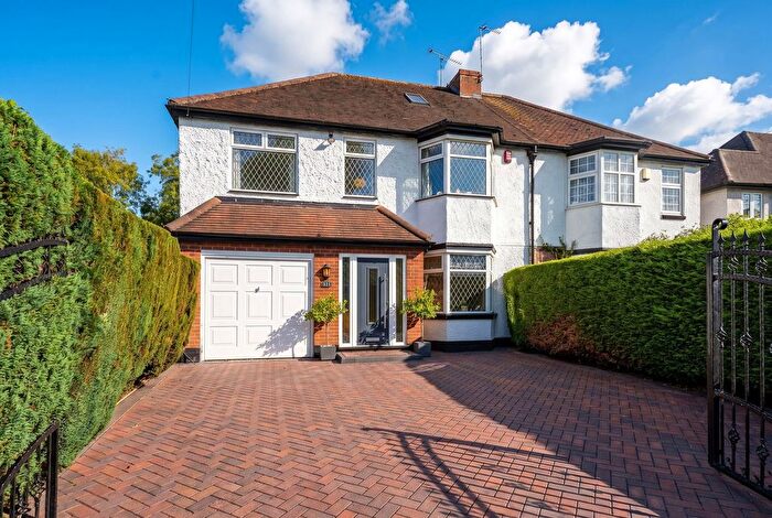 3 Bedroom Semi-Detached House For Sale In Widney Manor Road, Solihull, B91