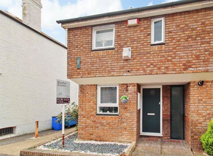 2 Bedroom Terraced House For Sale In Middle Wall, Whitstable, CT5