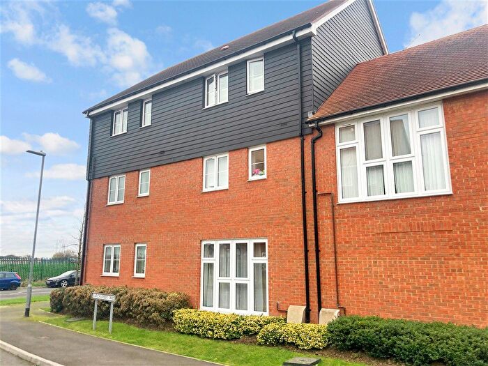 2 Bedroom Flat For Sale In Barchamber Way, Gravesend, Kent, DA12