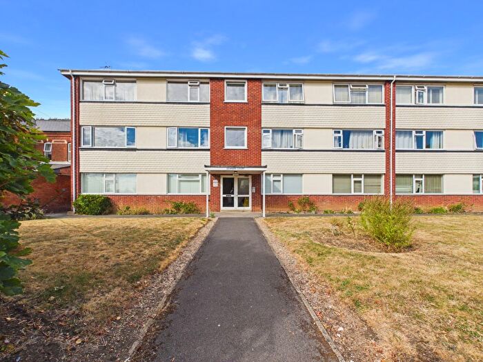 2 Bedroom Flat For Sale In Denmark Road, Gloucester, Gloucestershire, GL1