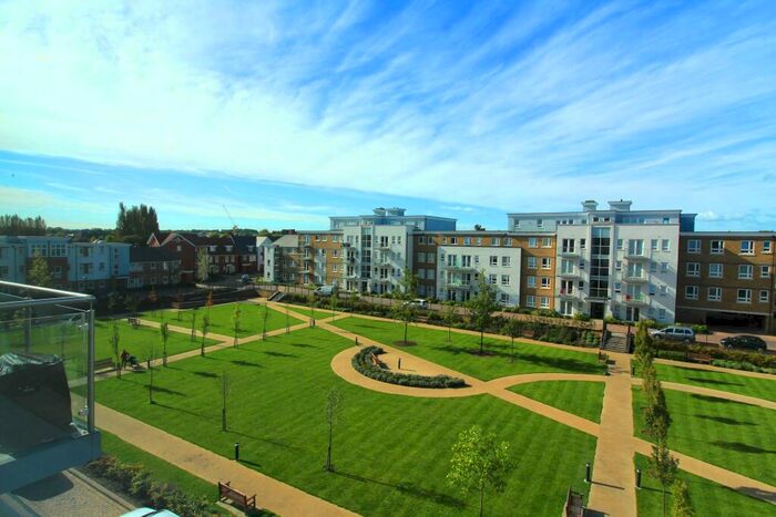 2 Bedroom Apartment To Rent In Grebe Way, Maidenhead, SL6
