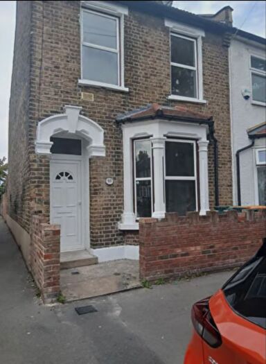 3 Bedroom End Of Terrace House To Rent In Perth Road, London, E13