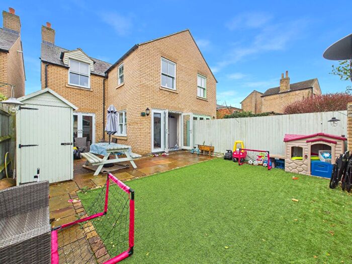 3 Bedroom Semi-Detached House For Sale In Berkley Street, Eynesbury, St. Neots, PE19