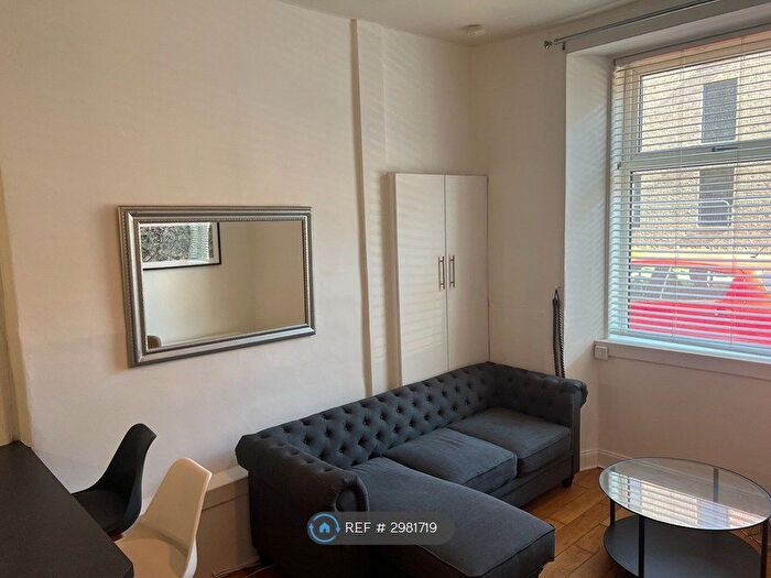 2 Bedroom Flat To Rent In Salamander St, Edinburgh, EH6