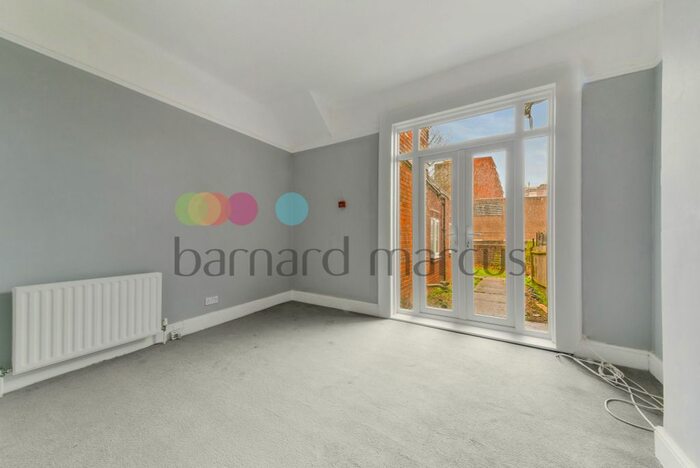 2 Bedroom Flat To Rent In Bulganak Road, Thornton Heath, CR7