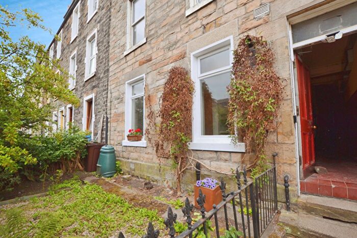 2 Bedroom Flat To Rent In Rosevale Terrace, Edinburgh, EH6