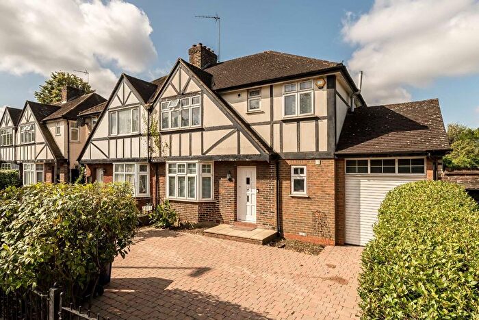 4 Bedroom Property To Rent In Argyle Road, London, W13