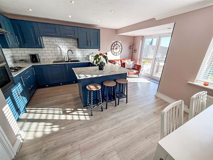 4 Bedroom Town House For Sale In Cae Onan, Morda, Oswestry, SY10