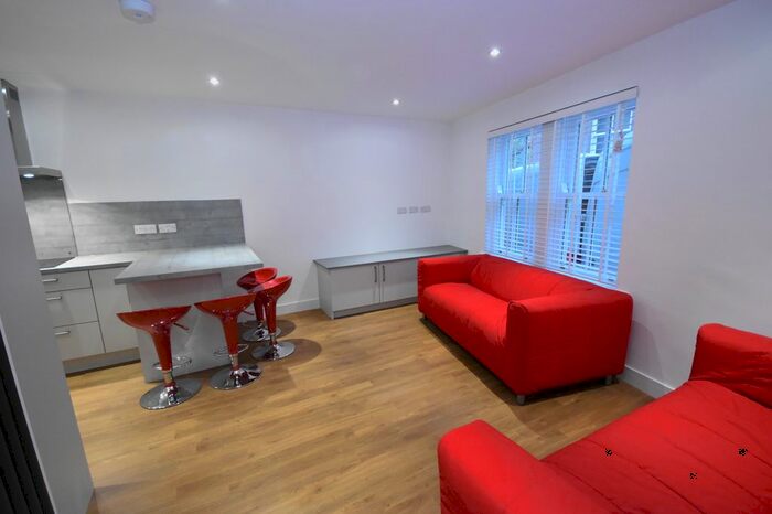 3 Bedroom Flat To Rent In South Street, Durham DH1