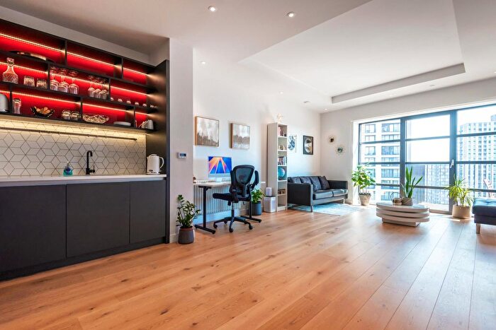 1 Bedroom Flat For Sale In Amelia House, Lyell Street, London, E14