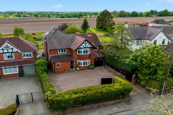 5 Bedroom Detached House For Sale In Higher Lane, Lymm, WA13