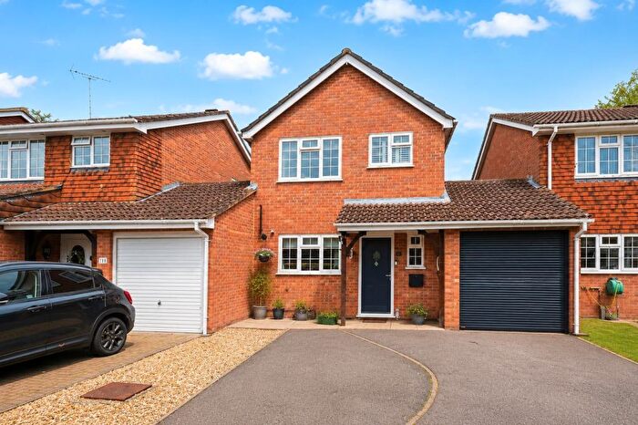 3 Bedroom Link Detached House For Sale In Chineham, Basingstoke, RG24