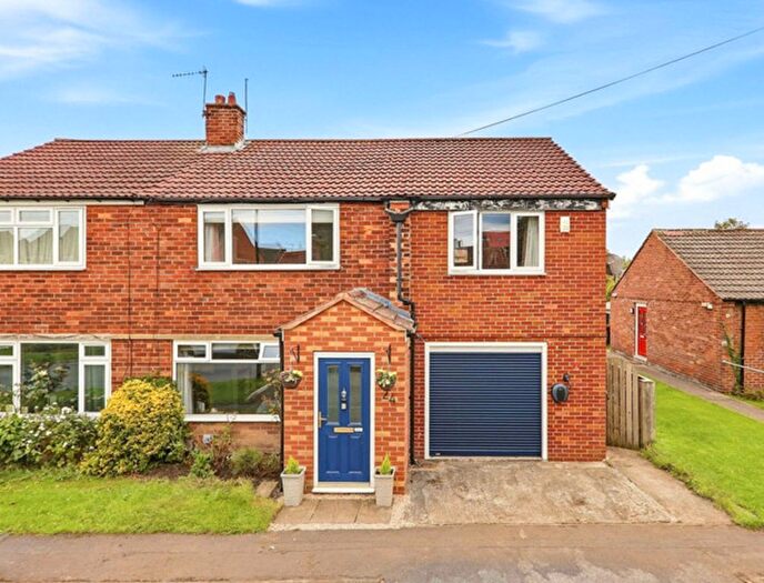 4 Bedroom Semi Detached House For Sale In Myerscroft, Otley, LS21
