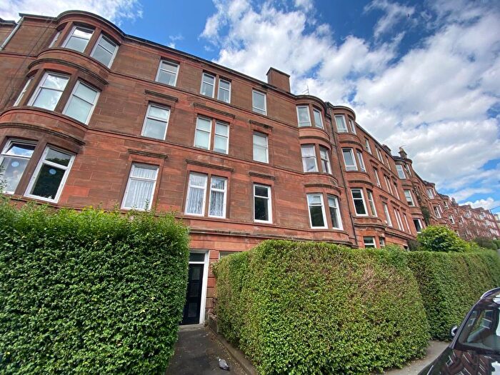 3 Bedroom Flat To Rent In Hmo Fergus Drive, West End, Glasgow, G20