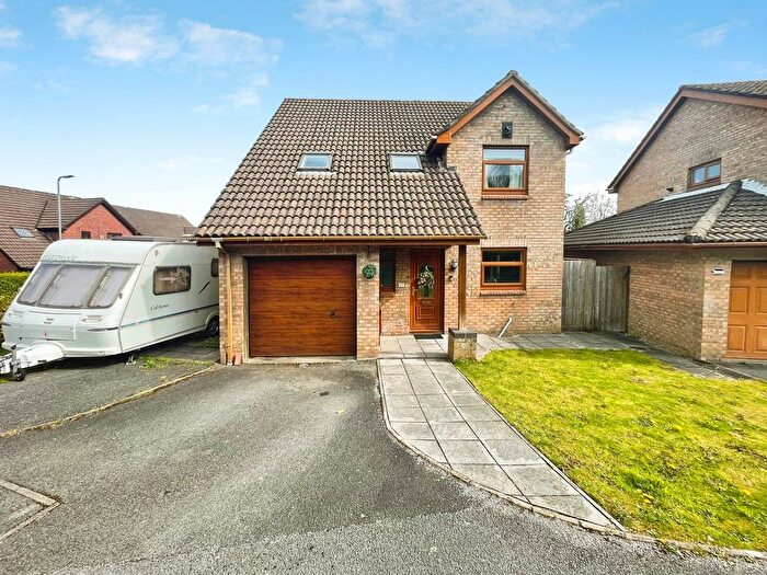 4 Bedroom Detached House For Sale In St Michaels Way, Brackla, Bridgend, CF31
