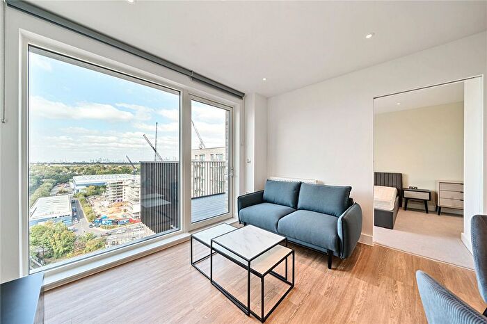 Studio To Rent In Henley Cross, London, SE3