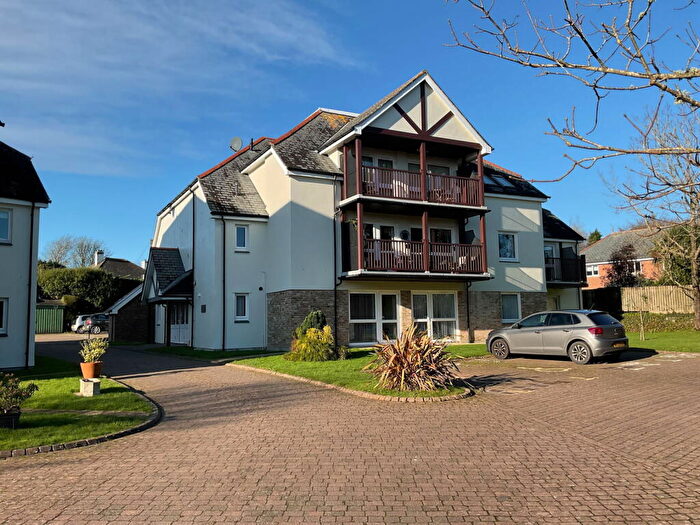 2 Bedroom Flat For Sale In Sea Road, Carlyon Bay, PL25