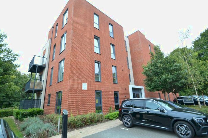 2 Bedroom Flat To Rent In Iron Railway Close, Coulsdon, CR5