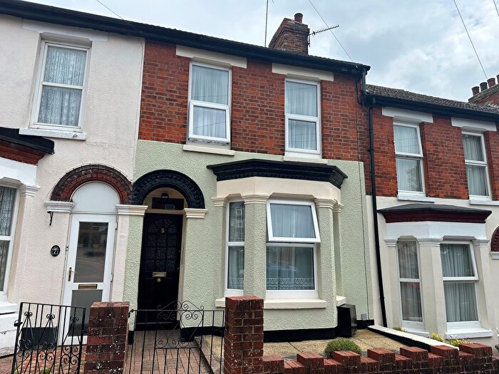 2 Bedroom Property To Rent In Limes Road, Dover, CT16