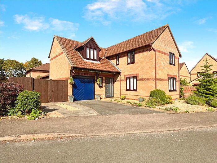 4 Bedroom Detached House For Sale In Heather Road, Bicester, Oxfordshire, OX26