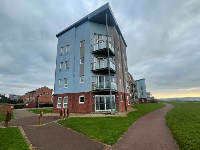 2 Bedroom Flat To Rent In Cwrt Mary Welch, Llanelli, SA15