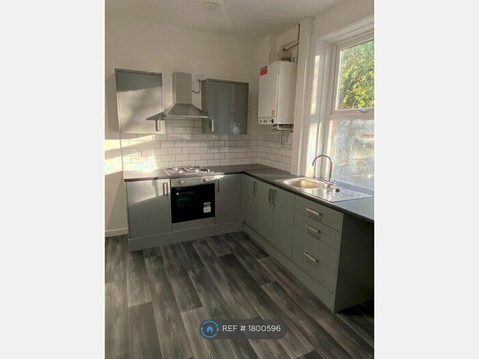 2 Bedroom Terraced House To Rent In Littlebank Street, Oldham, OL4