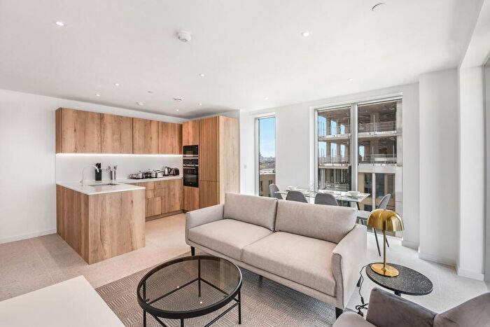 2 Bedroom Apartment To Rent In Jacquard Point, London, E1