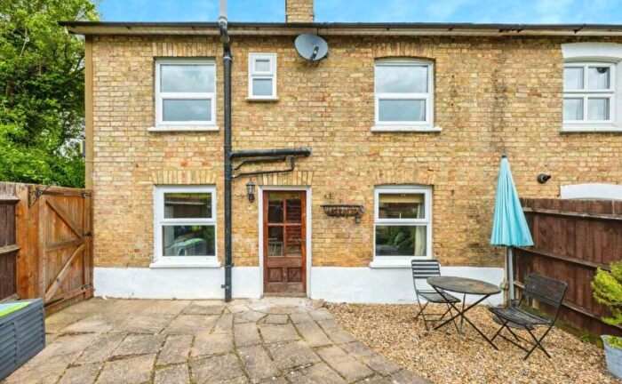 2 Bedroom End Of Terrace House For Sale In Hillfoot Road, Shillington, SG5