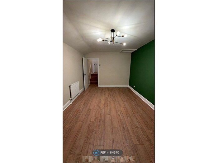 1 Bedroom Semi-Detached House To Rent In St Stephens Road, Hounslow, TW3