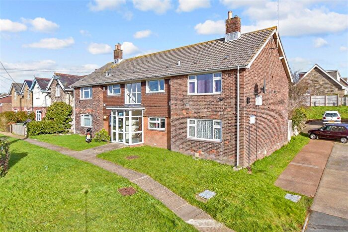 2 Bedroom Flat For Sale In Monks Lane, Freshwater, Isle Of Wight, PO40