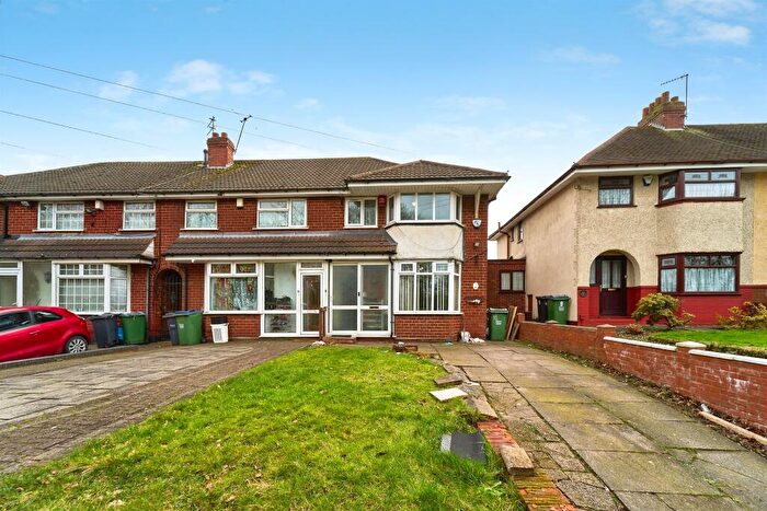 3 Bedroom Semi Detached House For Sale In Walsall Road, West Bromwich, B71