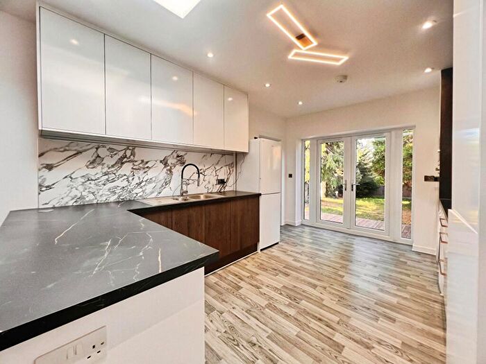 4 Bedroom Bungalow To Rent In Rookery View, Grays, RM17