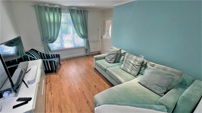 2 Bedroom Semi-Detached House To Rent In Maidstone Road, Rochester, Kent, ME1