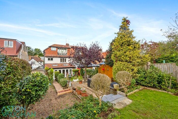 4 Bedroom Semi-Detached House For Sale In Carden Avenue, Brighton, BN1