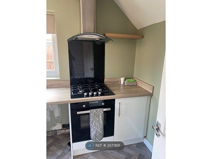 3 Bedroom Semi-Detached House To Rent In Hunters Road, Leyland, PR25