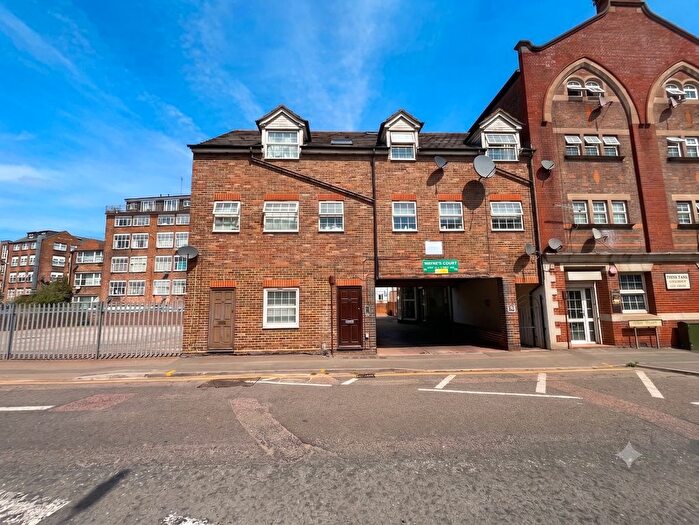 1 Bedroom Flat For Sale In Waynes Court, John Street, Luton, Bedfordshire, LU1