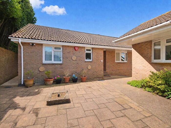 2 Bedroom Detached Bungalow For Sale In Close To Local Amenities * Shanklin, PO37