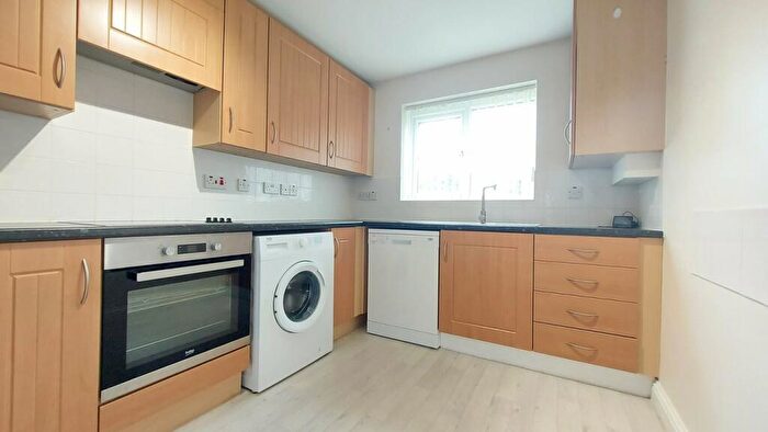 2 Bedroom Apartment For Sale In Falcon Way, Bourne, PE10