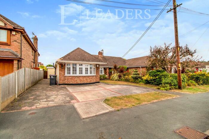 3 Bedroom Bungalow To Rent In Leamington Road, Hockley, SS5