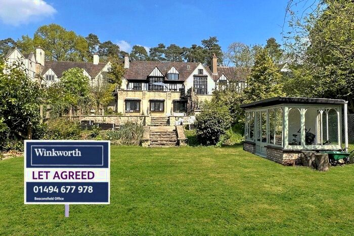 3 Bedroom Detached House To Rent In Penn Road, Knotty Green, Beaconsfield, HP9