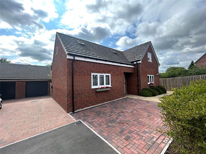 3 Bedroom Bungalow For Sale In Pear Tree Drive, Chard, TA20