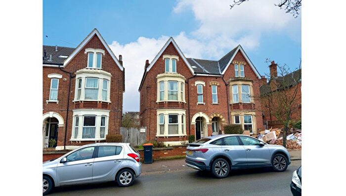 1 Bedroom Flat For Sale In Flat B, St. Andrews Road, Bedford, Bedfordshire, MK40