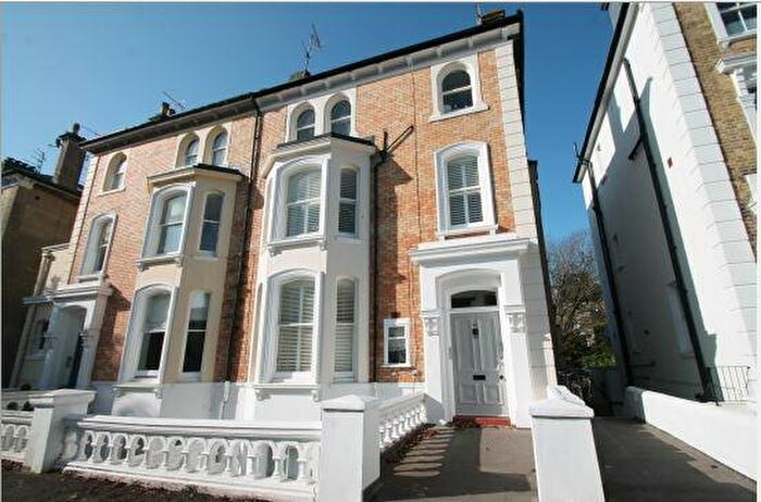 2 Bedroom Flat To Rent In Selborne Road, BN3