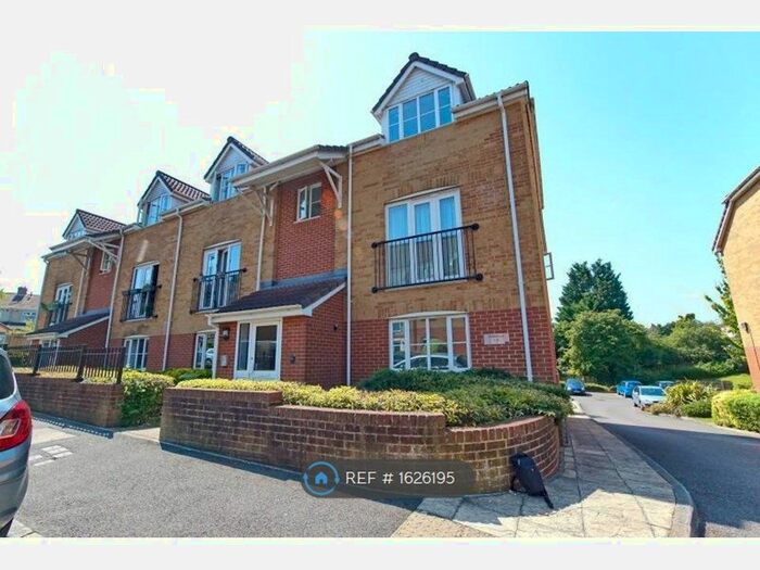2 Bedroom Flat To Rent In Linden Court, Bristol, BS15