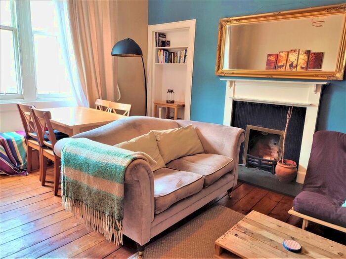 1 Bedroom Flat To Rent In Drumdryan Street, Tollcross, Edinburgh, EH3
