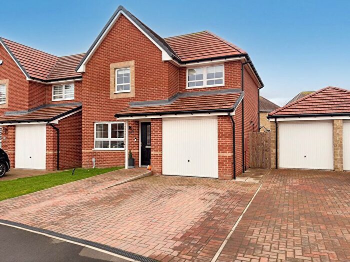 3 Bedroom Detached House For Sale In Northolme Road, Whitley Bay, NE25