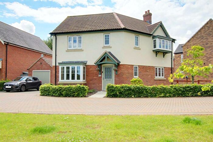 3 Bedroom Detached House For Sale In Bridgeways, Alford, LN13